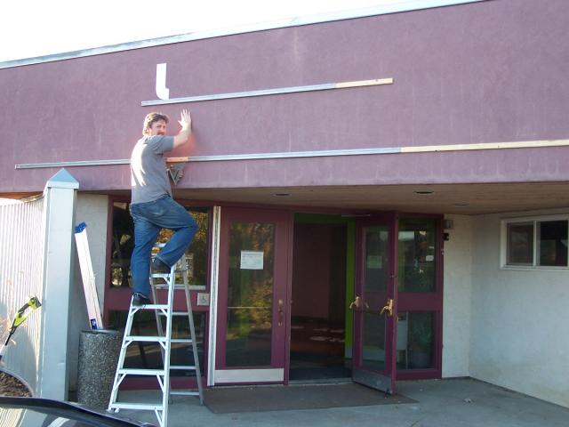 Leefield--New-Sign-2.jpg